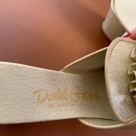 60s Vintage Gold Sparkle Ruffle Slipper Heels by Daniel Green, Made in USA - Picture 4 of 6